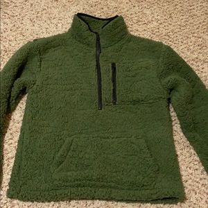 dark green black lined fuzzy pull over